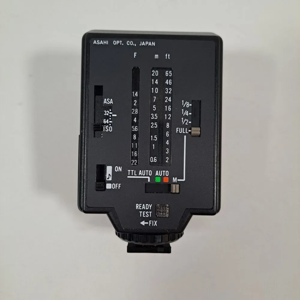 Pentax Flash AF200T Xenon Shoe Mount Flash for Pentax SLR - UNTESTED